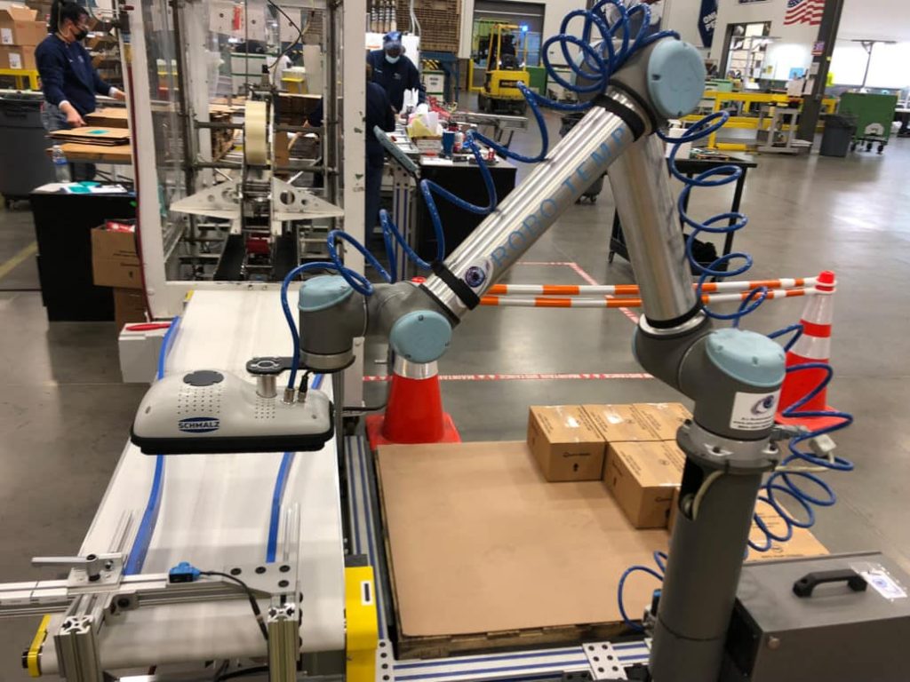 RoboTemp TaylorMade palletizing cobot using Pally from Rocketfarm