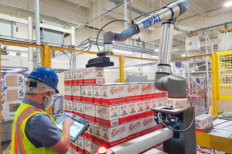 Bob's Red Mill palletizing robot in action