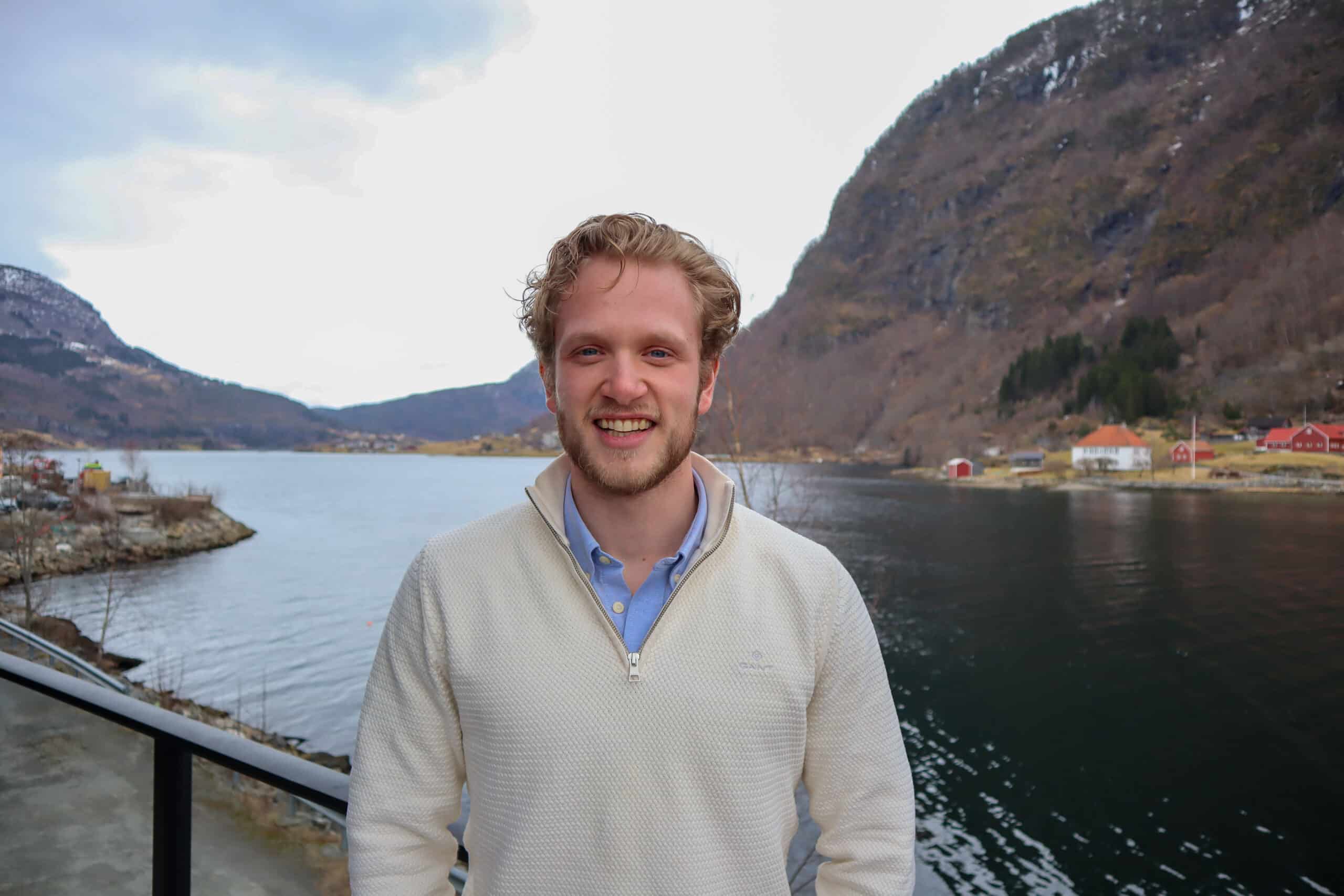 Brigt, sales executive